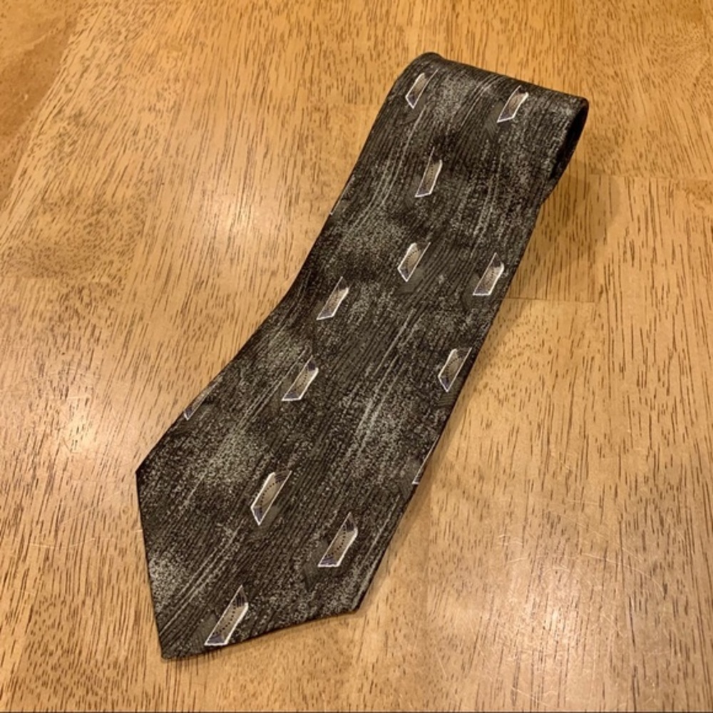 David Taylor‎ Tie